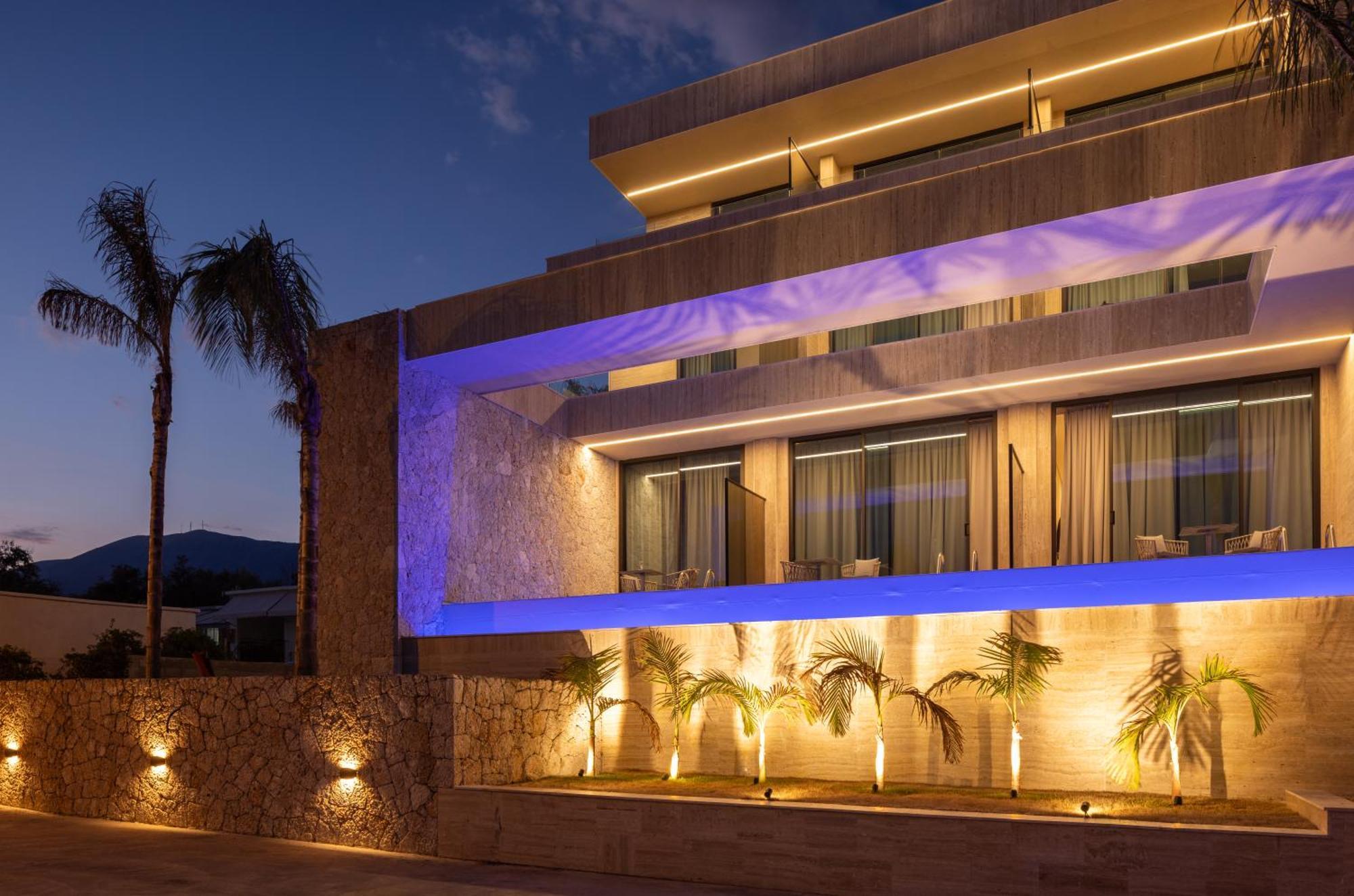 Beyond A Luxury Boutique Hotel ديرمي المظهر الخارجي الصورة