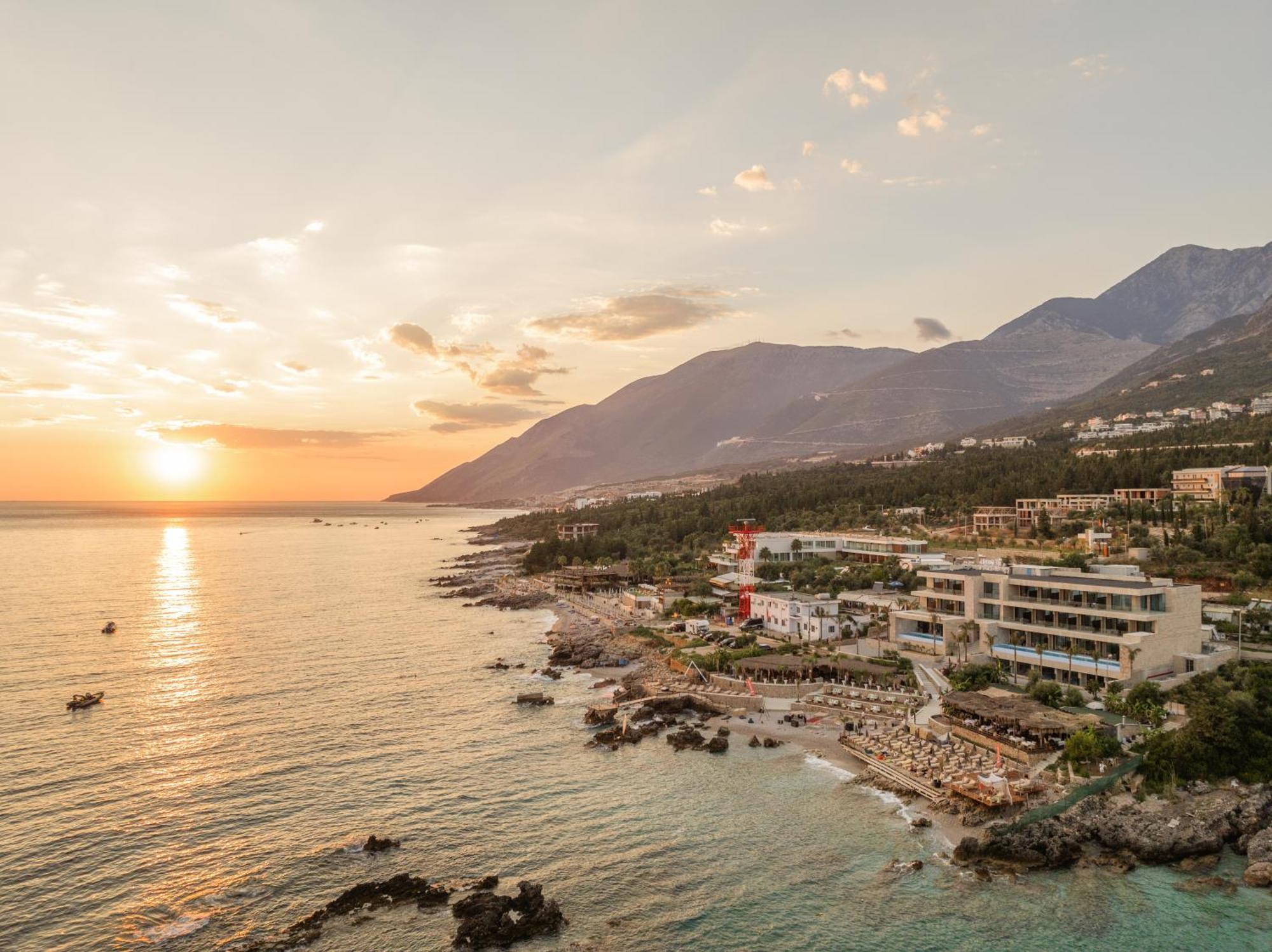 Beyond A Luxury Boutique Hotel ديرمي المظهر الخارجي الصورة